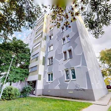 Modern 2 Bedroom Apt - Free Parking Bratislava Eksteriør bilde